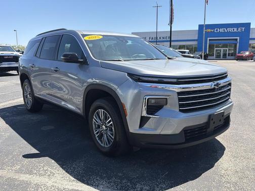 Sterling Gray Metallic 2025 Chevrolet Traverse LT