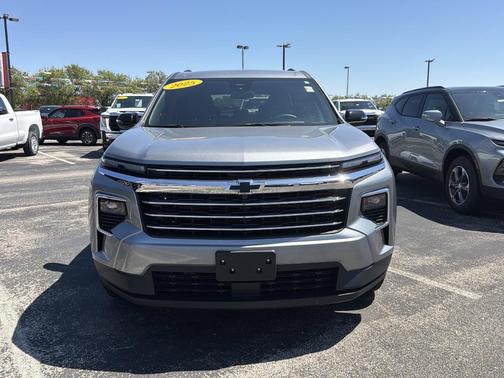 Sterling Gray Metallic 2025 Chevrolet Traverse LT