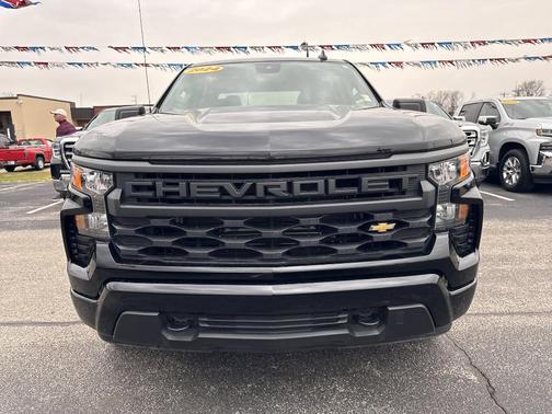 2024 Chevrolet Silverado 1500 Custom
