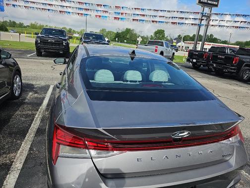 2023 Hyundai ELANTRA HEV Limited