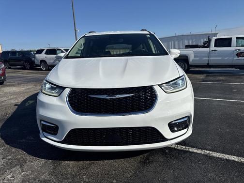 2022 Chrysler Pacifica Touring-L