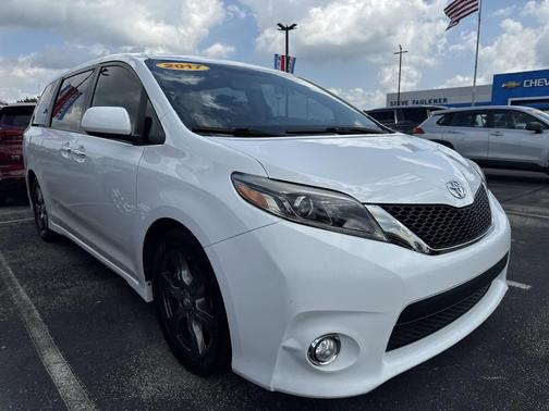 2017 Toyota Sienna SE