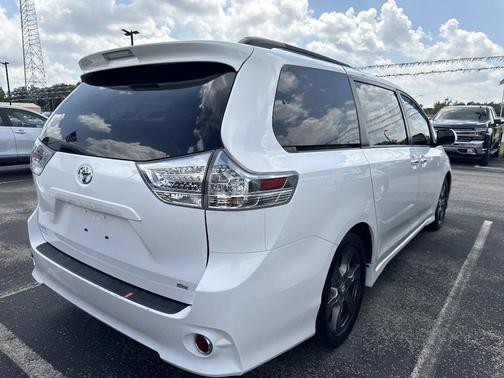 2017 Toyota Sienna SE