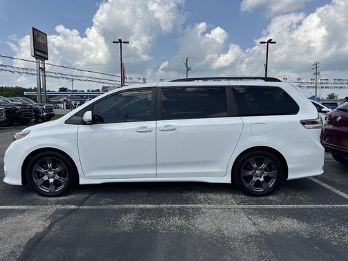 2017 Toyota Sienna SE