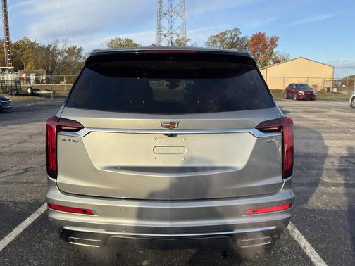 2025 Cadillac XT6 Premium Luxury FWD