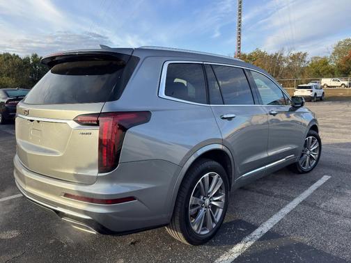 2025 Cadillac XT6 Premium Luxury FWD