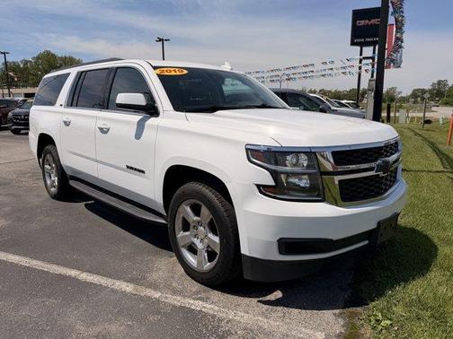 Summit White 2019 Chevrolet Suburban LT