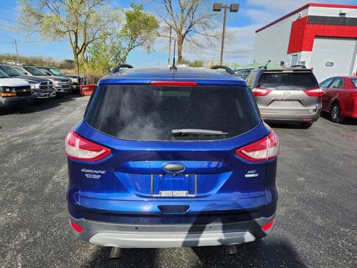 Blue 2015 Ford Escape SE