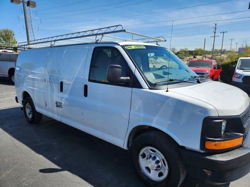 White 2015 Chevrolet Express 3500 3500 3dr Extended Cargo Van w/1WT
