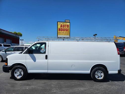 White 2015 Chevrolet Express 3500 3500 3dr Extended Cargo Van w/1WT