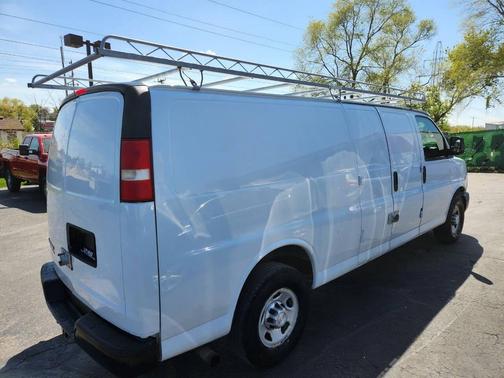 White 2015 Chevrolet Express 3500 3500 3dr Extended Cargo Van w/1WT