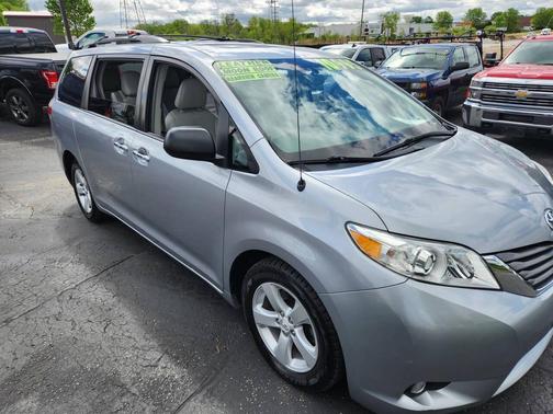 Gray 2013 Toyota Sienna XLE