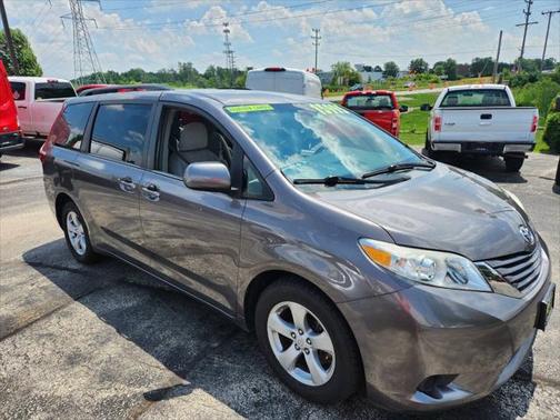 2017 Toyota Sienna LE