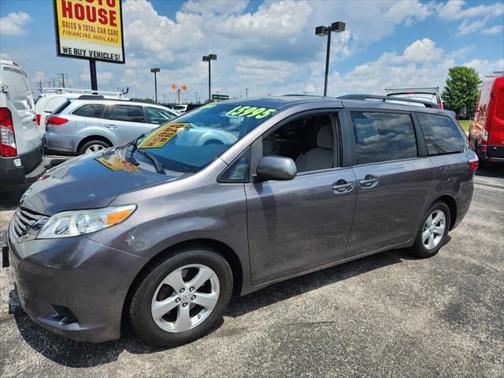 2017 Toyota Sienna LE
