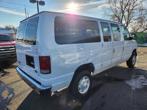 2007 Ford E350 Super Duty XL Wagon