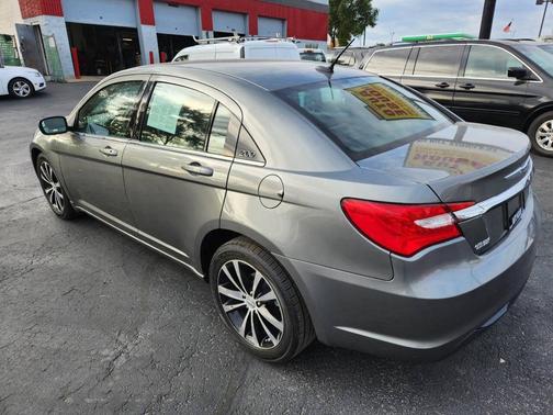 2013 Chrysler 200 Limited