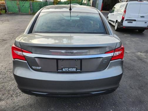 2013 Chrysler 200 Limited