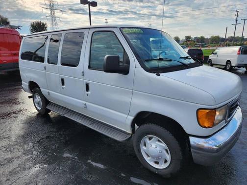 2007 Ford E350 Super Duty XL Wagon
