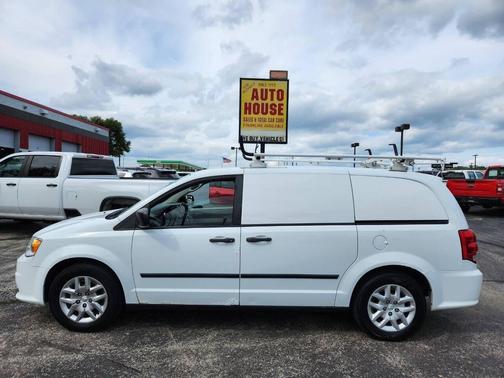 2015 RAM Cargo Tradesman