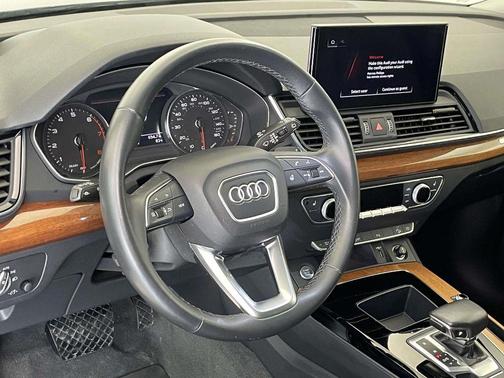 Mythos Black Metallic 2023 Audi Q5 45 S line Premium