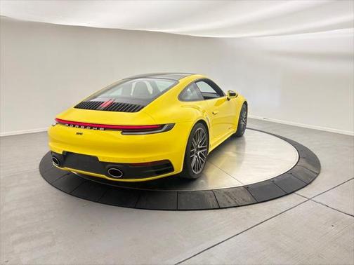 2021 Porsche 911 Carrera