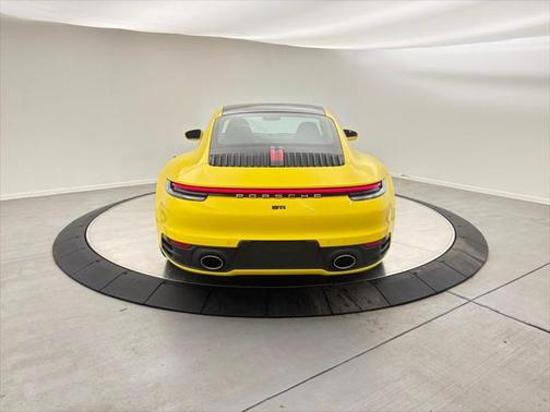 2021 Porsche 911 Carrera