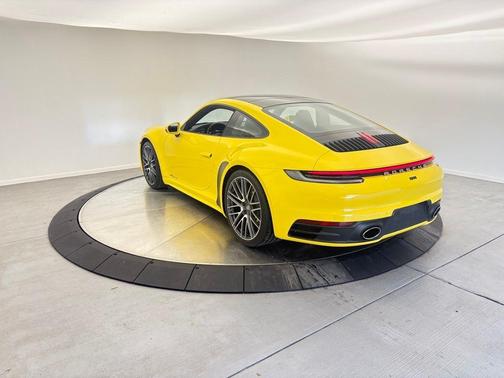 2021 Porsche 911 Carrera