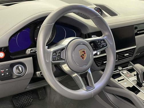 2022 Porsche Cayenne Cayenne