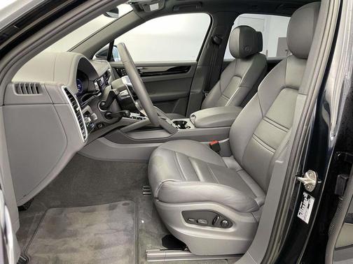 2022 Porsche Cayenne Cayenne