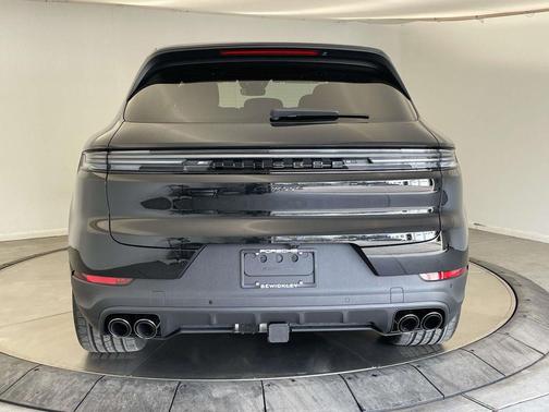 Chromite Black Metallic 2026 Porsche Cayenne Cayenne