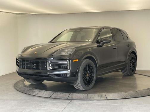 Chromite Black Metallic 2026 Porsche Cayenne Cayenne