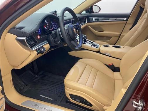 2023 Porsche Panamera 4