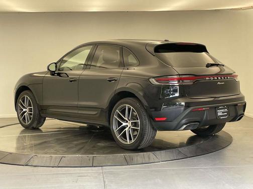 2024 Porsche Macan Base