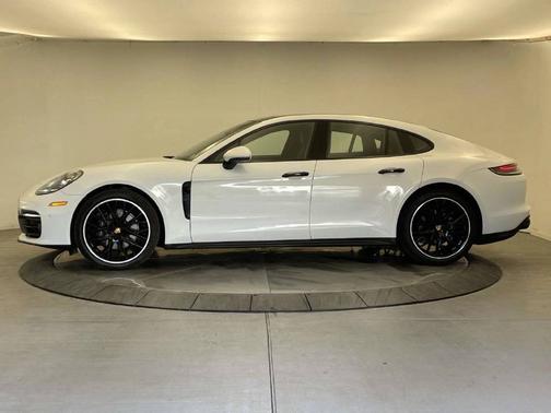 Carrara White Metallic 2023 Porsche Panamera