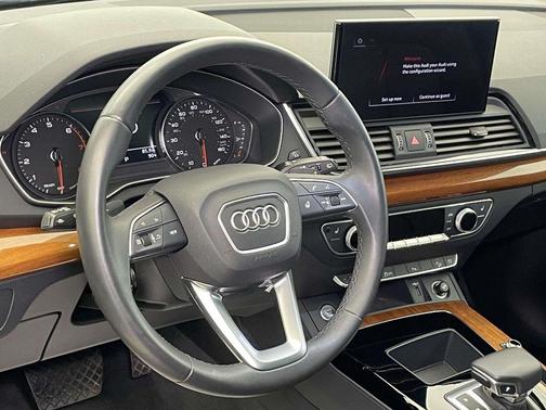 Daytona Gray Pearl Effect 2023 Audi Q5 45 S line Premium