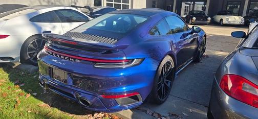 Gentian Blue Metallic 2021 Porsche 911