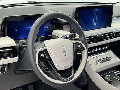 Pristine White Metallic Tri-Coat 2026 Lincoln Aviator Reserve AWD