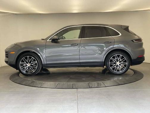 Quartzite Grey Metallic 2025 Porsche Cayenne