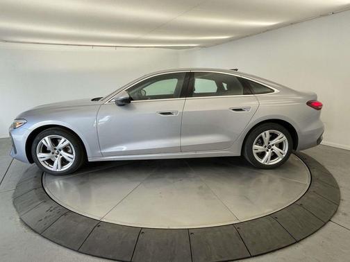 Florett Silver Metallic 2025 Audi A5 Premium TFSI quattro S tronic