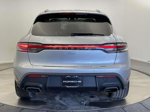 2022 Porsche Macan Base