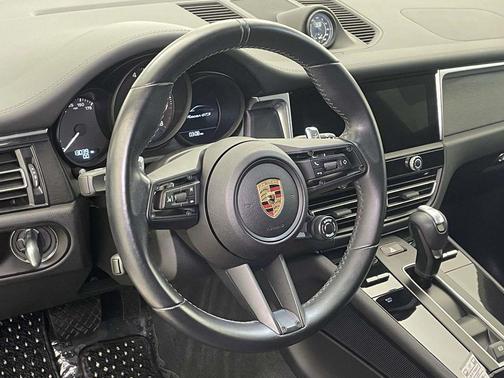 Chalk 2024 Porsche Macan Macan GTS