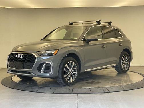 Chronos Gray Metallic 2023 Audi Q5 45 S line Premium