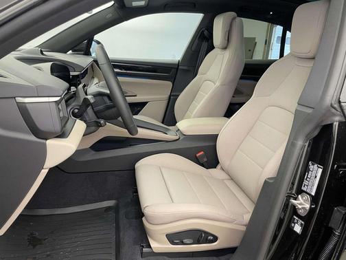 2026 Porsche Macan 4