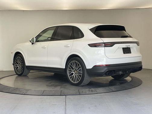 White 2023 Porsche Cayenne Platinum Edition