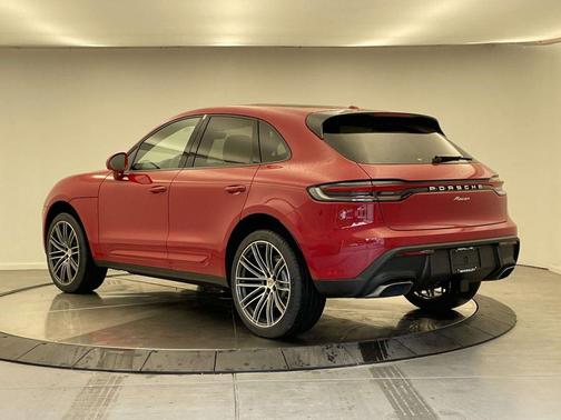 2026 Porsche Macan Base