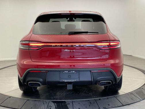 2026 Porsche Macan Base