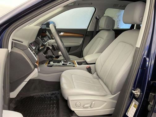 2023 Audi Q5 45 S line Premium