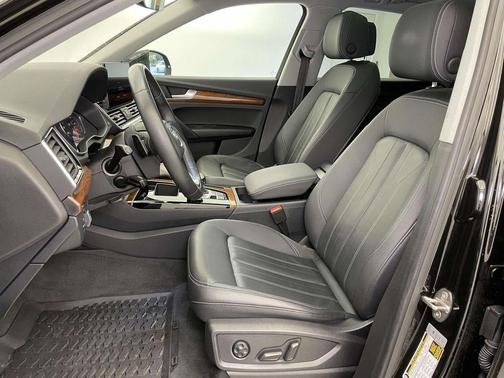 2023 Audi Q5 40 Premium