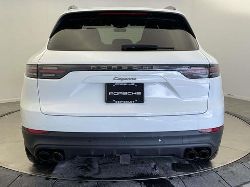 2023 Porsche Cayenne Platinum Edition