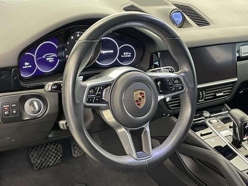 2023 Porsche Cayenne Platinum Edition